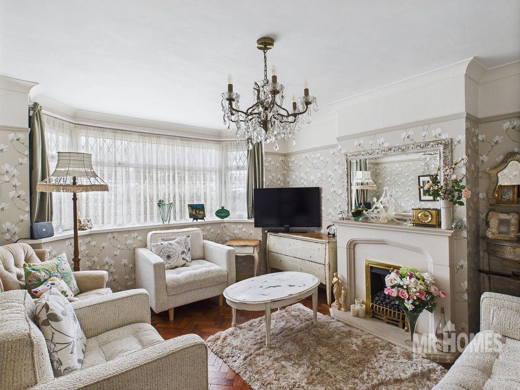 Property photo 3 of 44