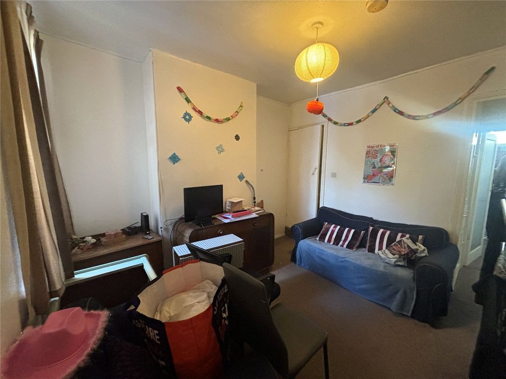 Property photo 2 of 15 Lounge