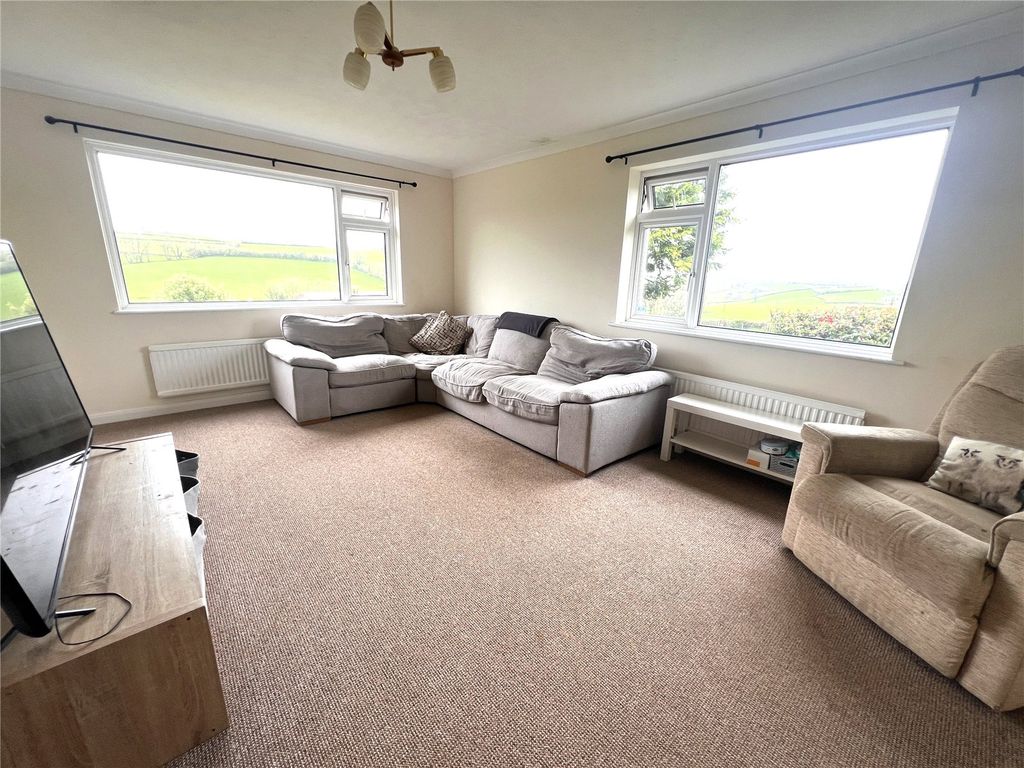 Property photo 2 of 11 Picture No. 07