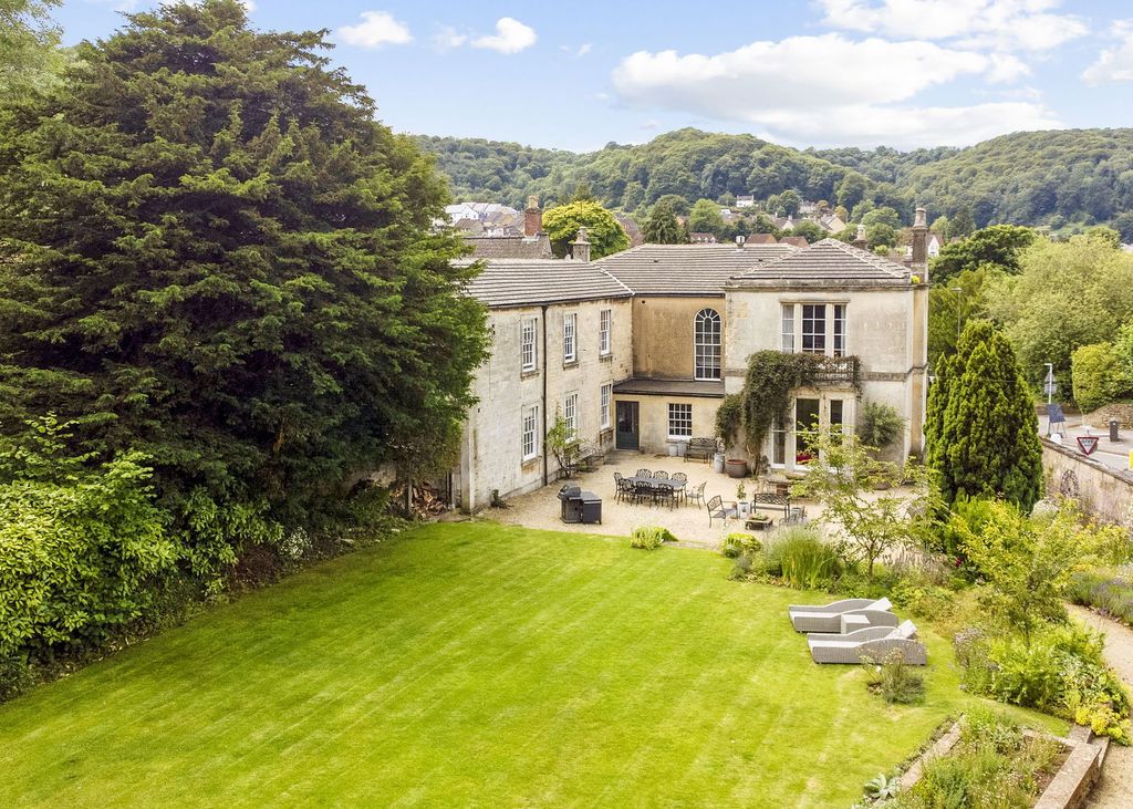 Property photo 1 of 24