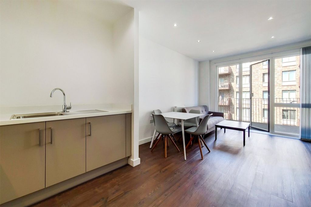 Property photo 3 of 12 Picture No. 21