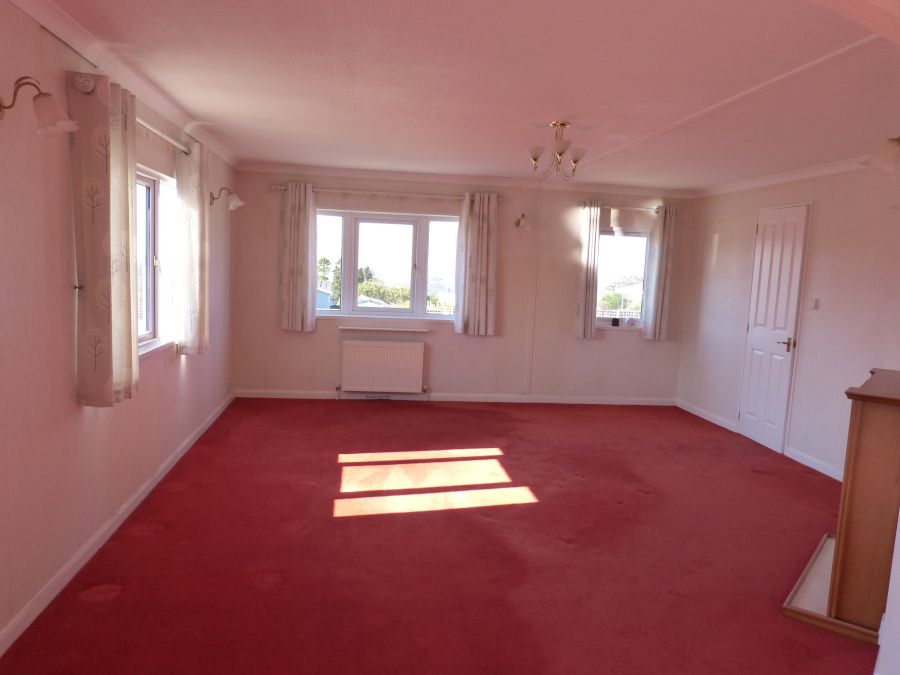 Property photo 2 of 21 Lounge