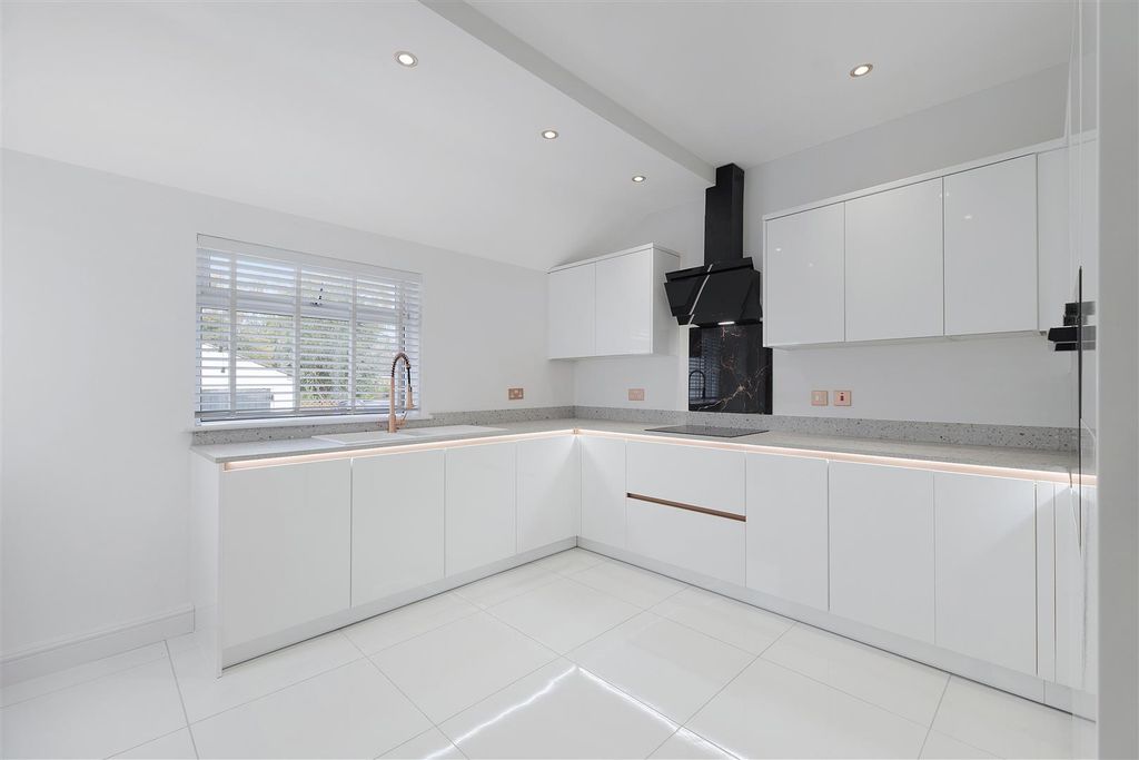 Property photo 3 of 31 Dsc00227.Jpg