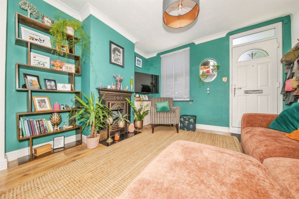 Property photo 3 of 18