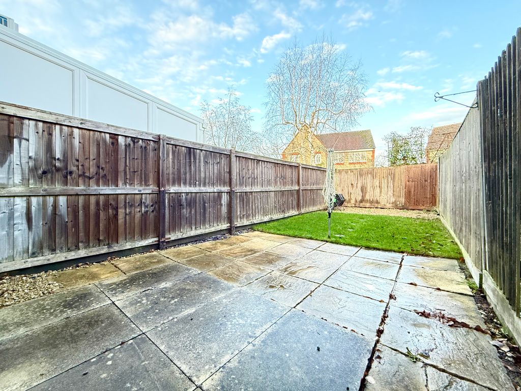 Property photo 2 of 11 Garden