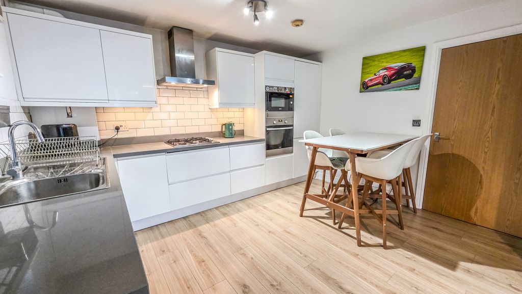 Property photo 3 of 15 Picture No. 03