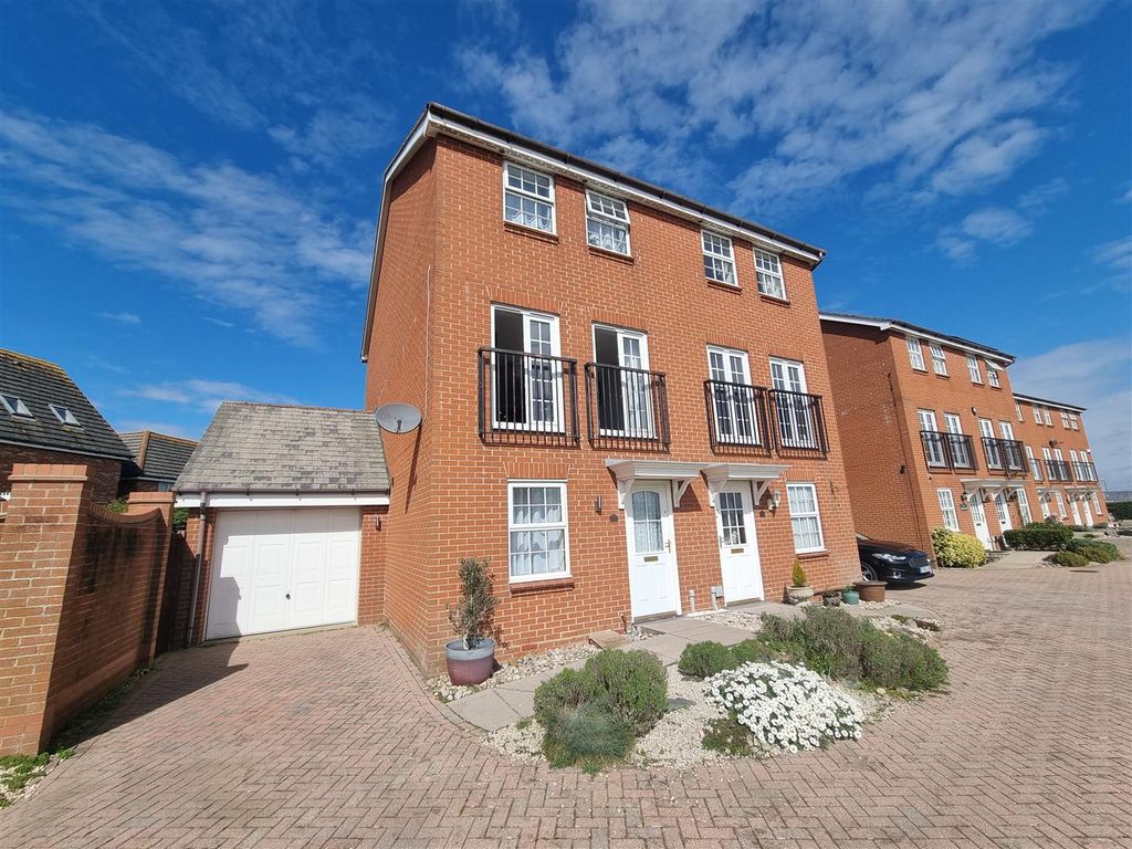 Property photo 1 of 16 Exterior