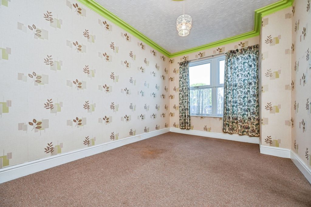 Property photo 3 of 13 Pbox-Img.Jpg