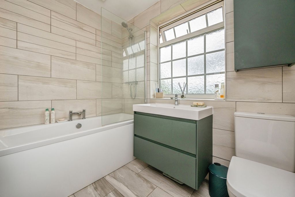 Property photo 3 of 25 Pbox-Img.Jpg