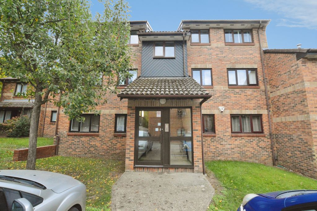 Property photo 1 of 8