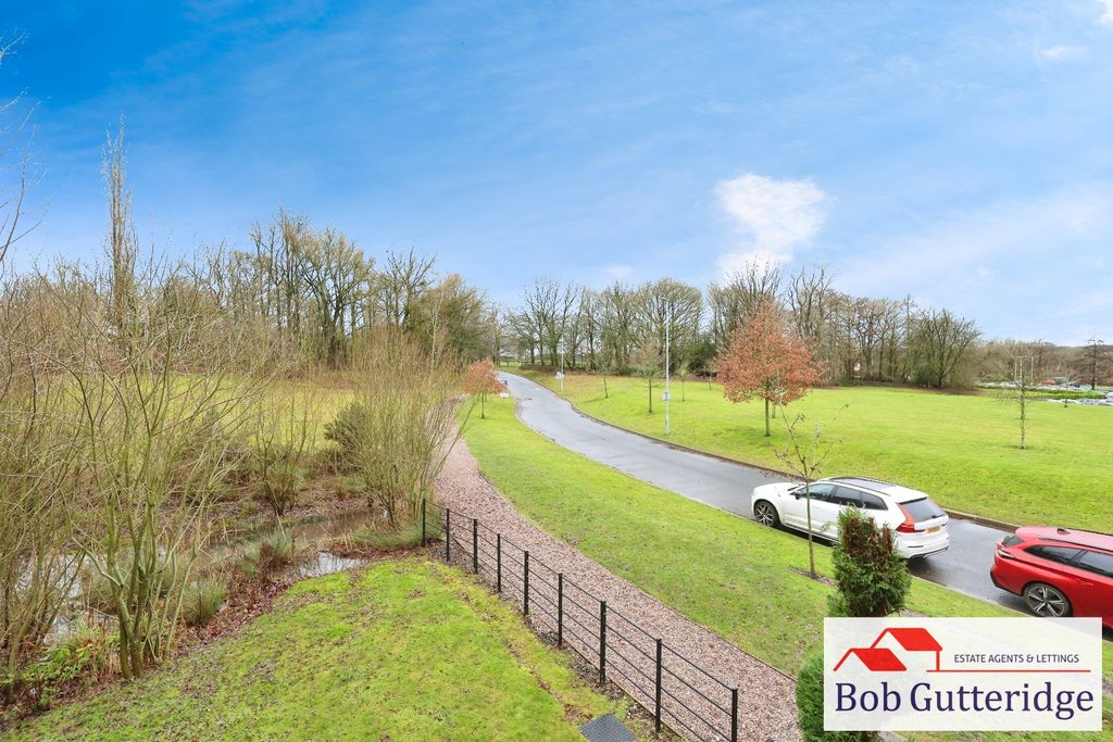 Property photo 2 of 39 Externally