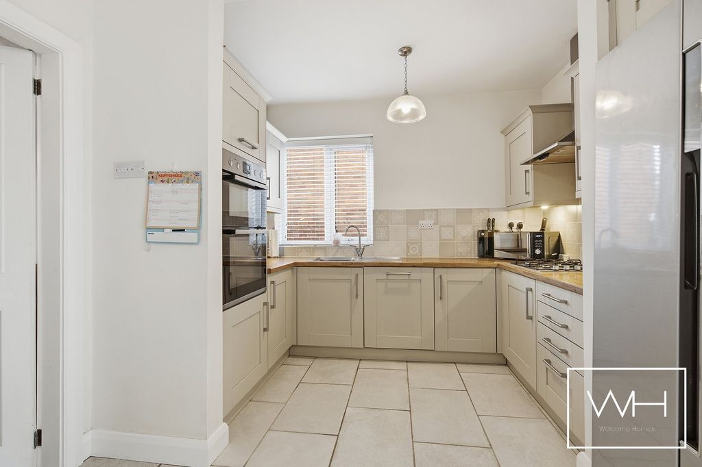 Property photo 3 of 20 2 Mayfield Road, Sprotbrough 05
