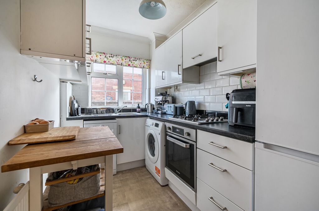 Property photo 3 of 12 1422916-19-69A6Fa...