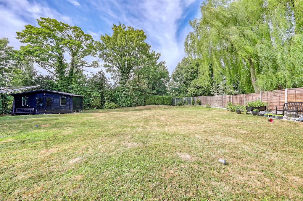 Property photo 2 of 40