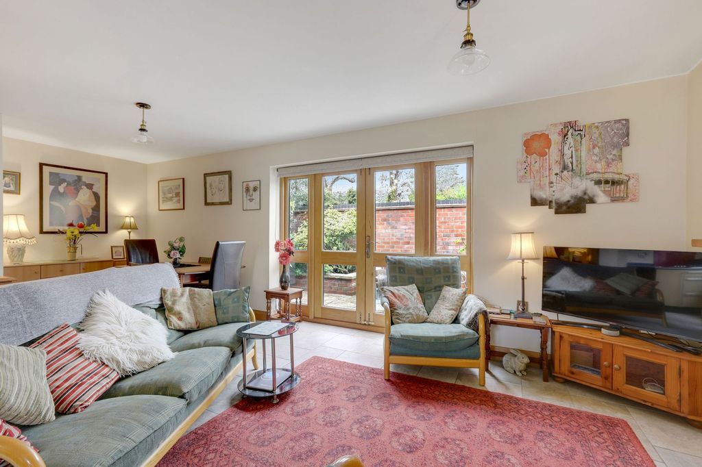 Property photo 2 of 24