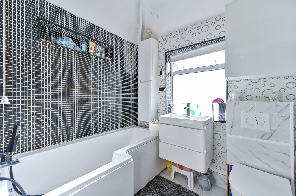 Additional image 8 of 5 bed semi-detached house for saleWestbourne Road, Feltham TW13