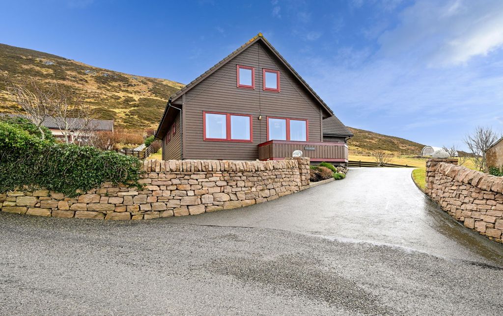 Property photo 3 of 43