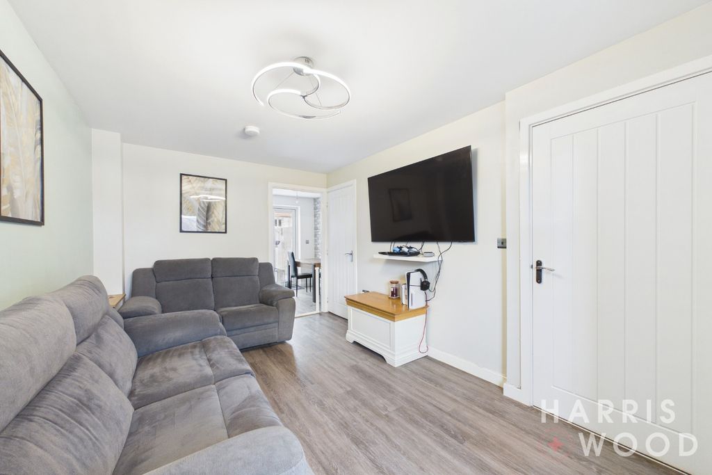 Property photo 3 of 19 5700297