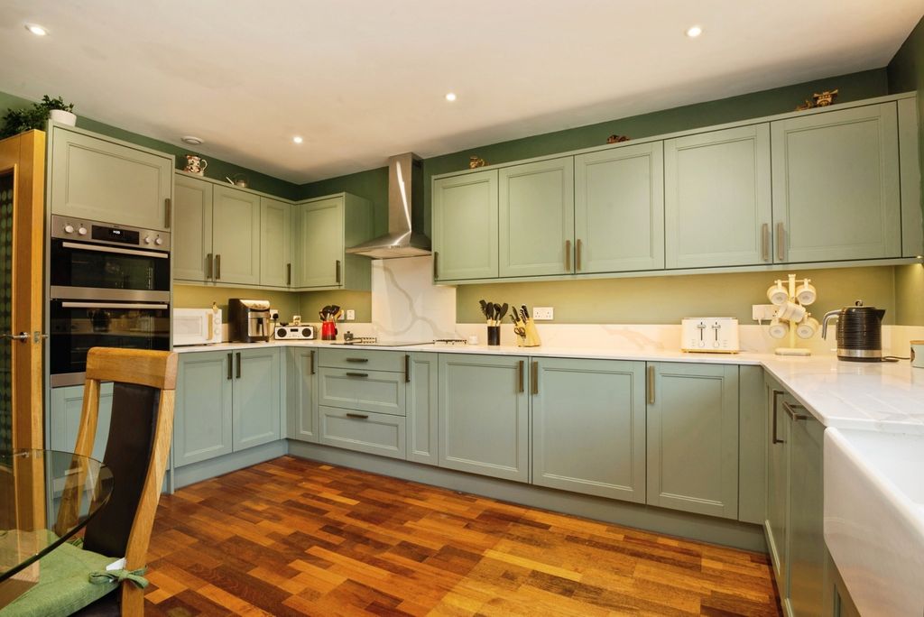 Property photo 2 of 15 Open Plan Kitchen