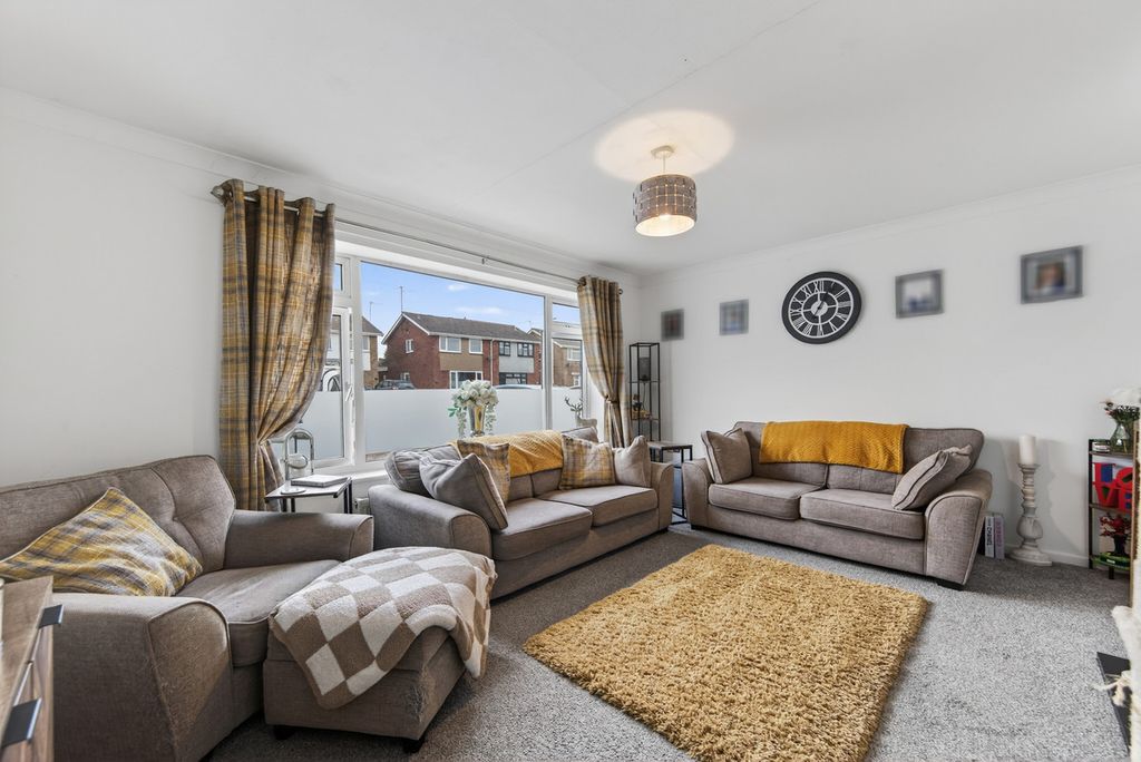 Property photo 3 of 25