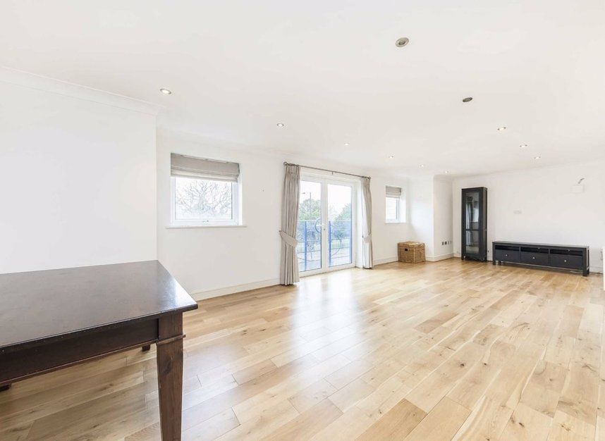 Property photo 2 of 7