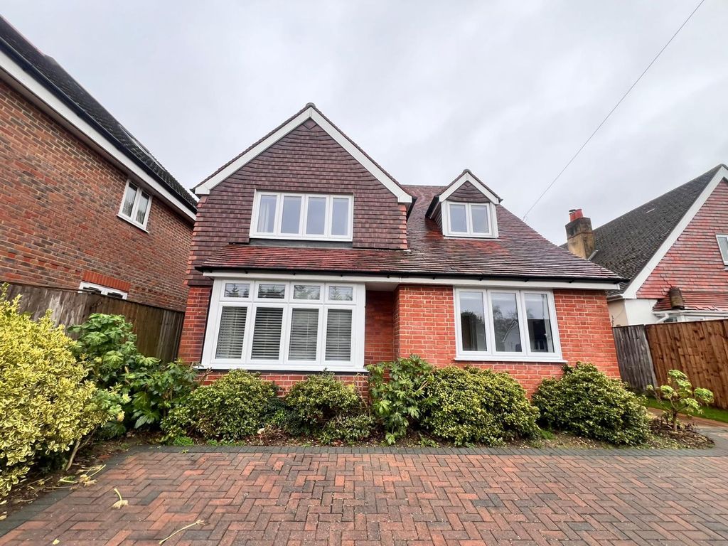 Property photo 1 of 32