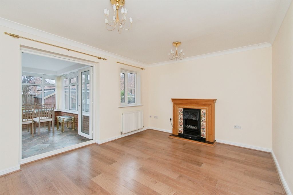 Property photo 2 of 14