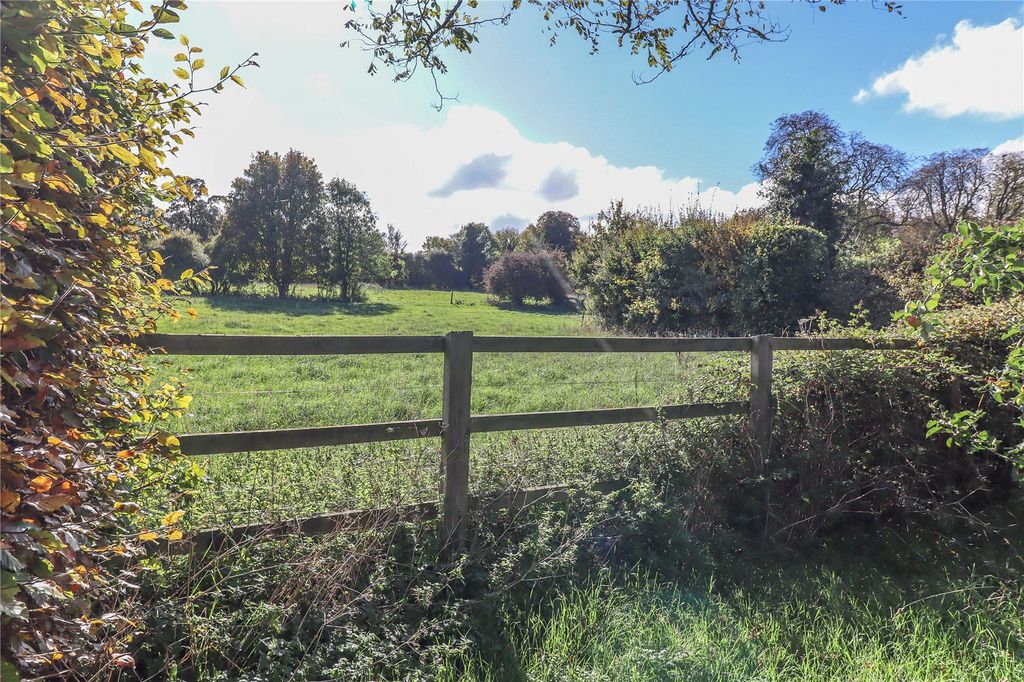 Property photo 2 of 15 Picture No. 32