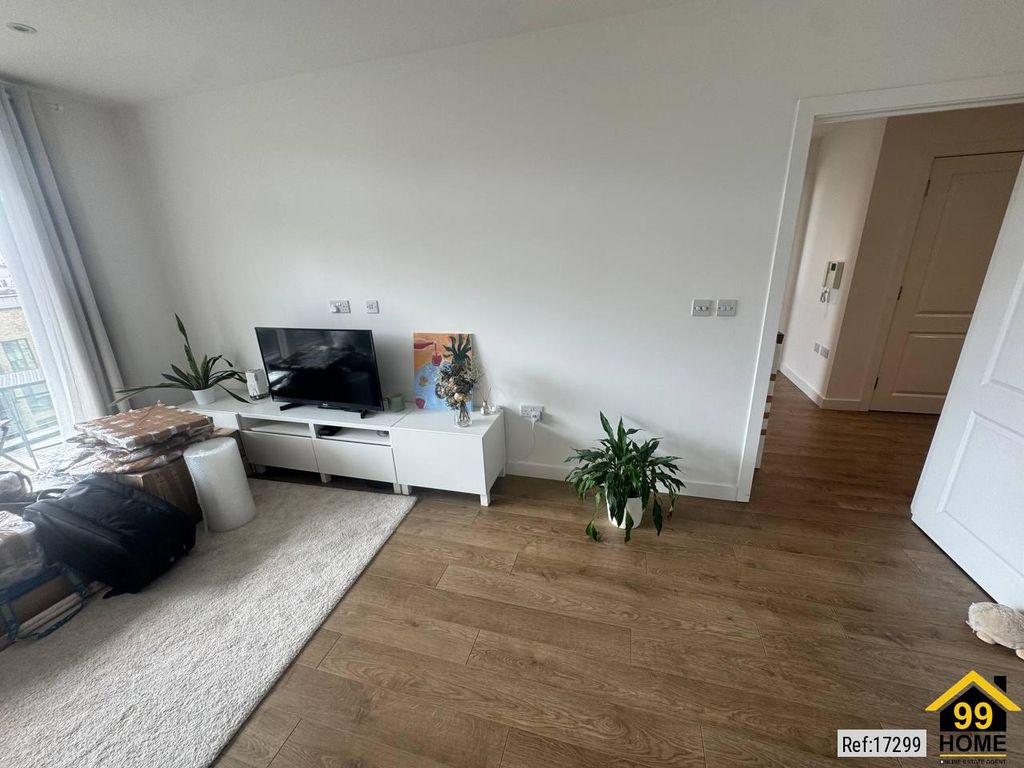 Property photo 1 of 11 Photo 0