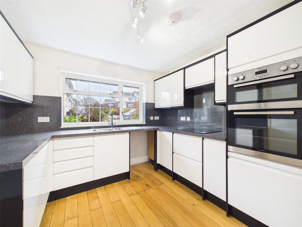 Property photo 3 of 14 Picture No. 12