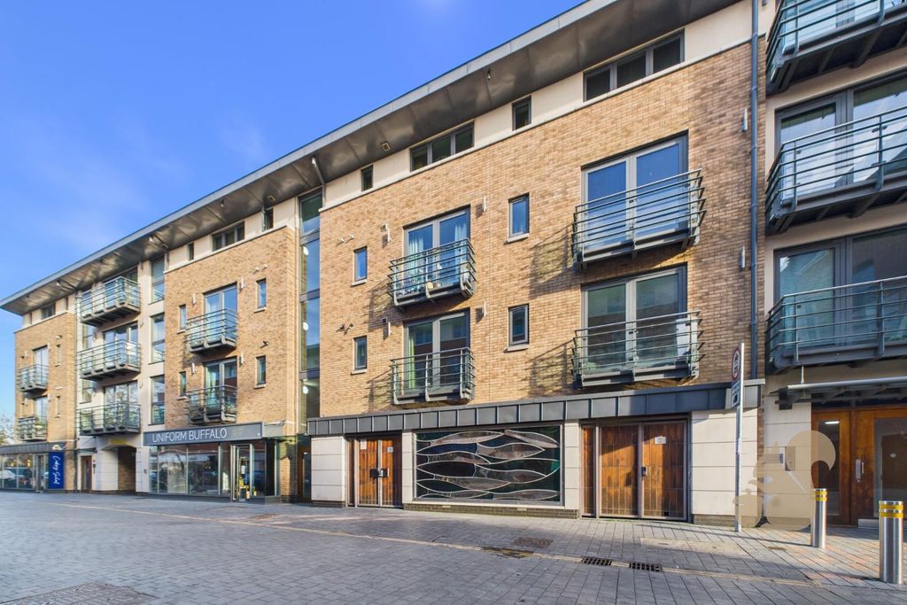 Property photo 1 of 9 Cam01814G0-Pr0066-Still015.Jpg