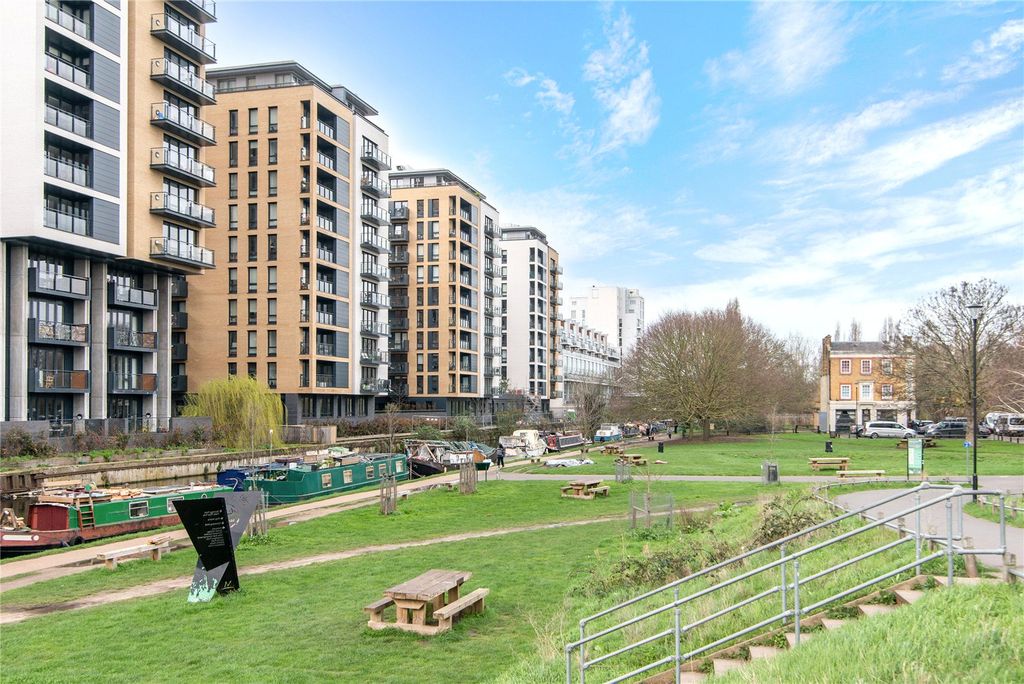 Property photo 1 of 13 Exterior