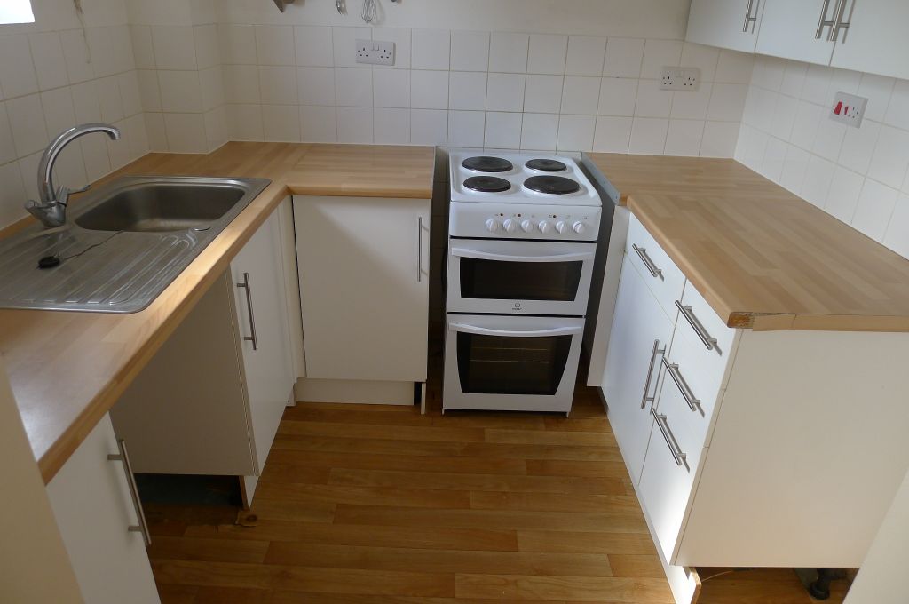 Property photo 3 of 7 Kitchen