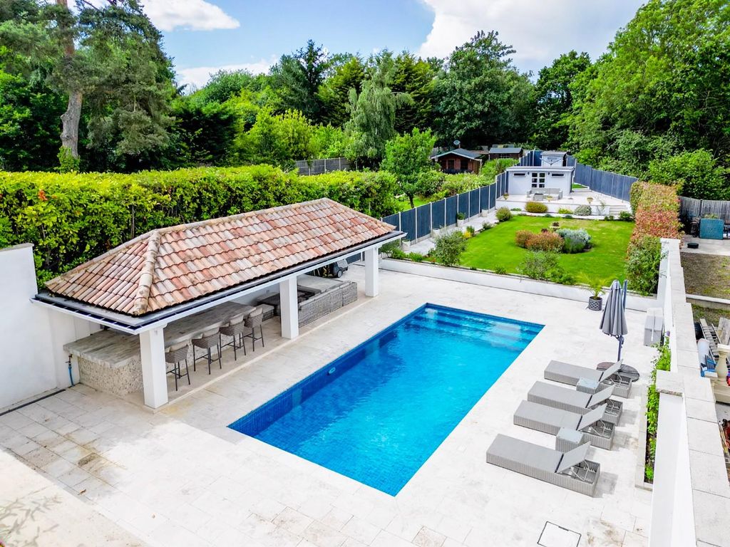 Property photo 3 of 52 Swimming Pool