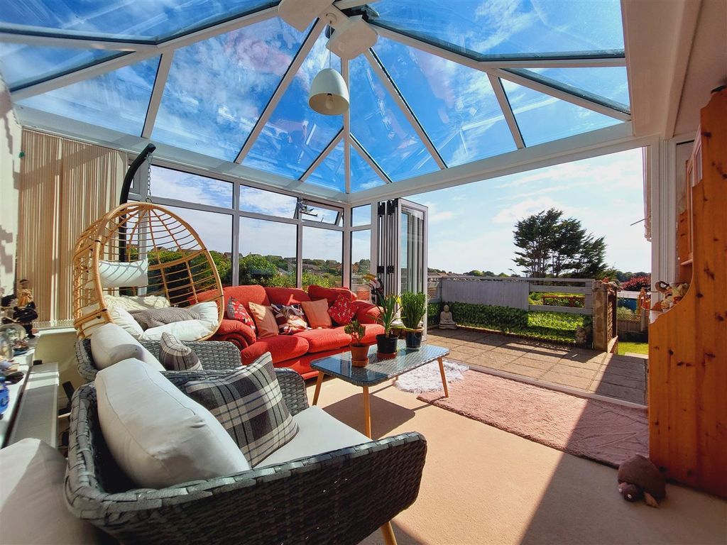 Property photo 3 of 16 Conservatory