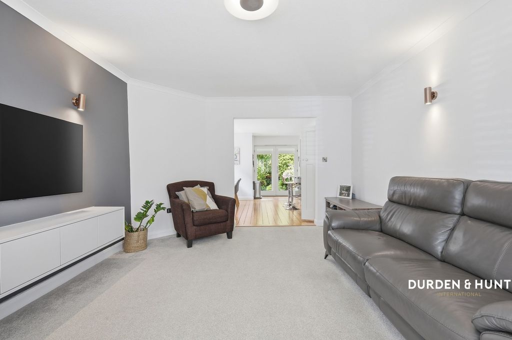 Property photo 3 of 34