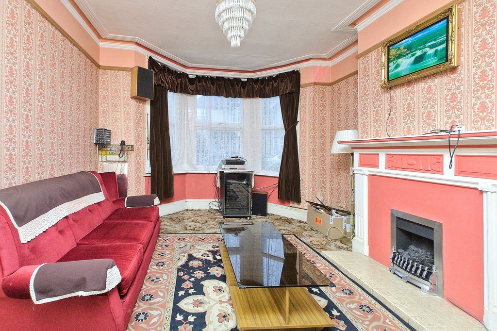 Property photo 2 of 12 Living Room