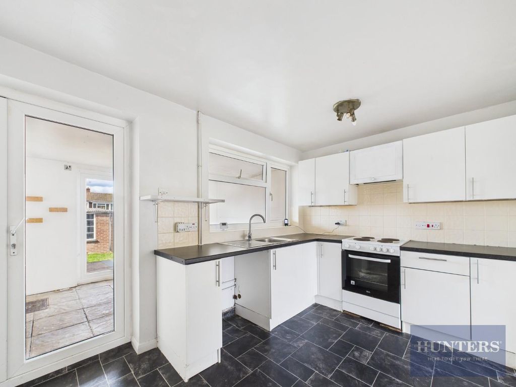 Property photo 3 of 9 Kitchen / Breakfast Area