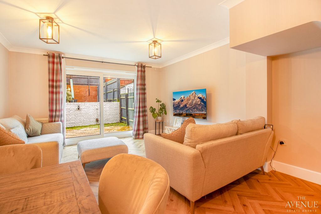 Property photo 2 of 22 4718635