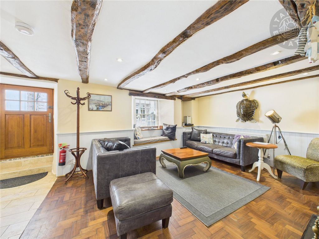 Property photo 2 of 19 Sitting Room