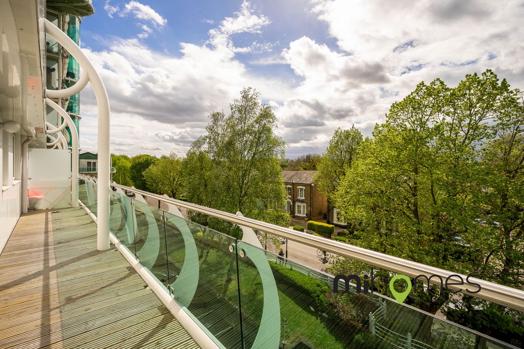 Property photo 3 of 11