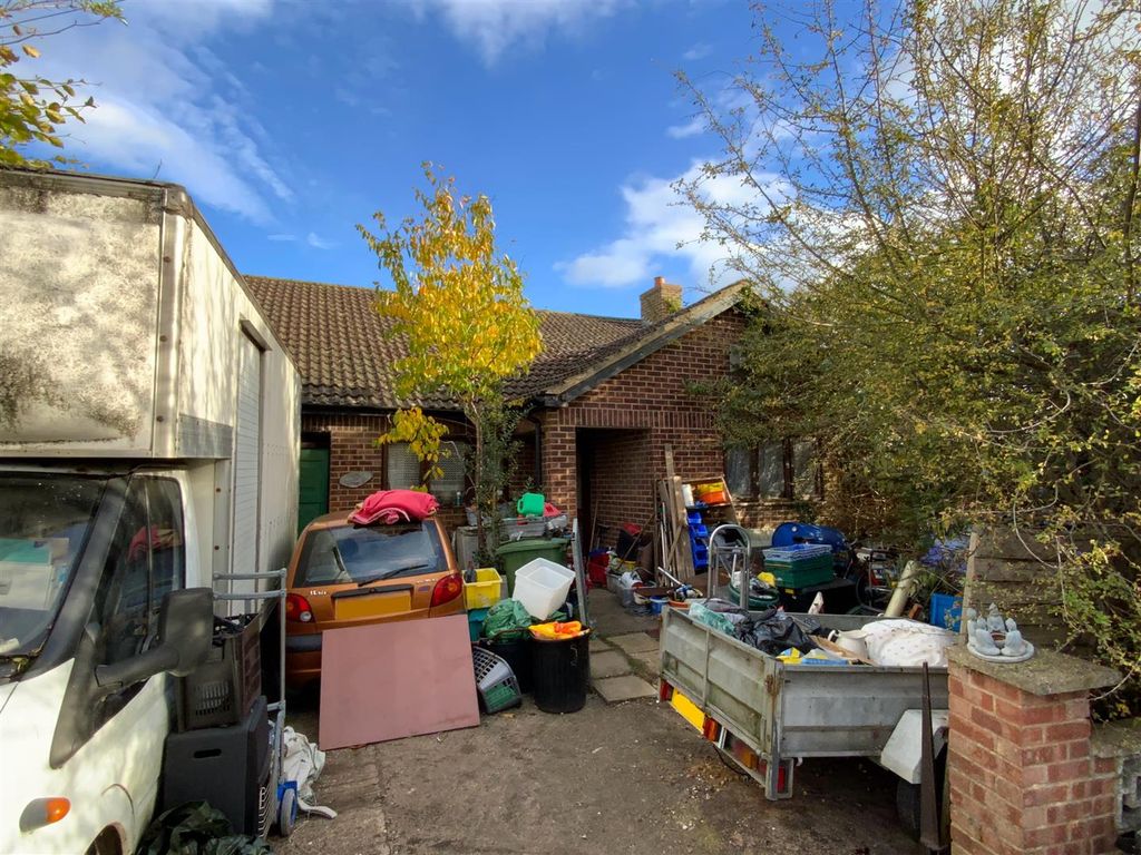 Property photo 2 of 11 Front Elevation