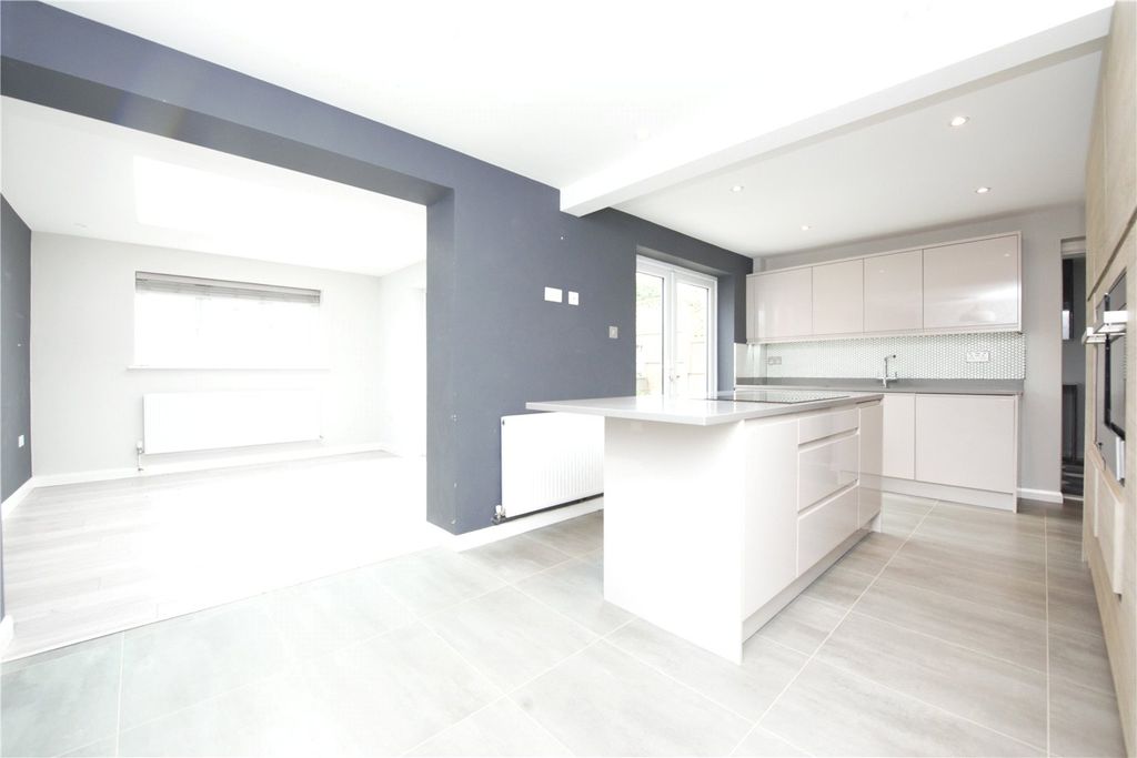 Property photo 3 of 17 Picture No. 16