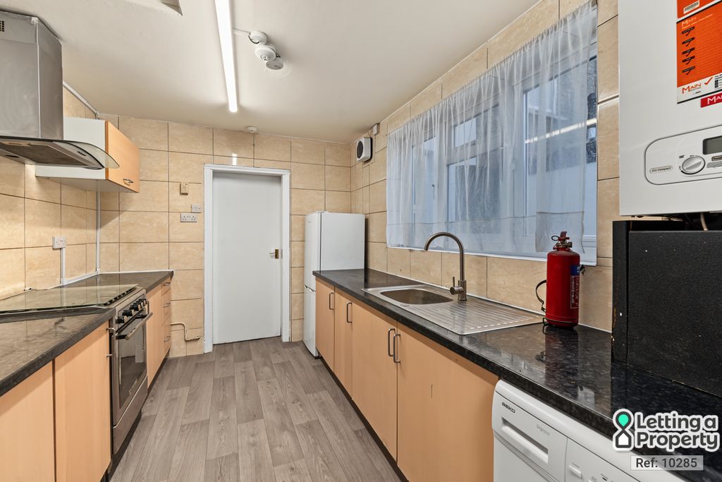 Property photo 2 of 13