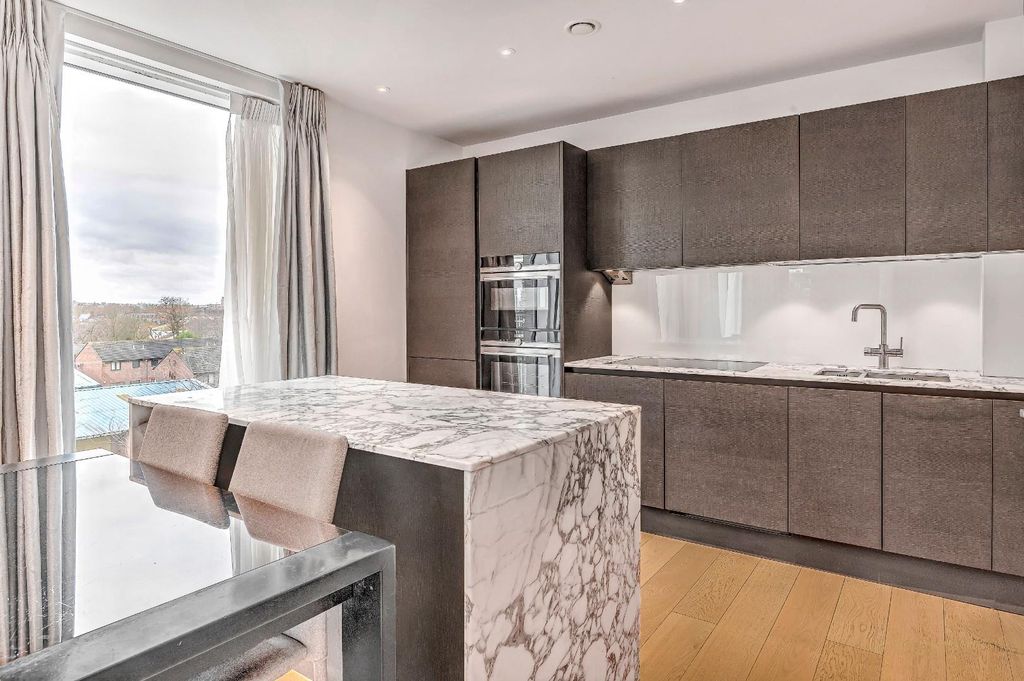 Property photo 1 of 17 Kitchen