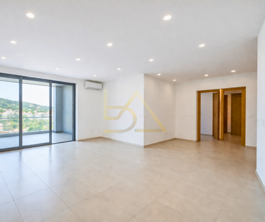 Property photo 1 of 3