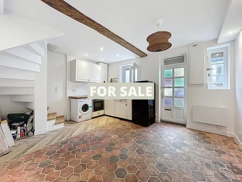 Property photo 1 of 9