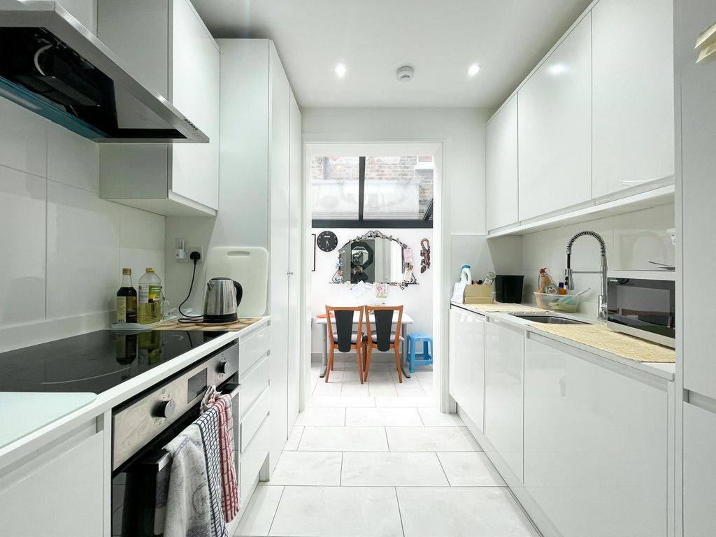 Property photo 3 of 8 Photo 5