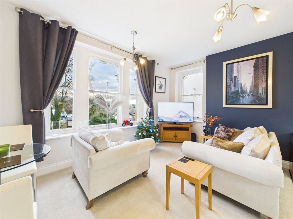 Property photo 2 of 24 Picture No. 11