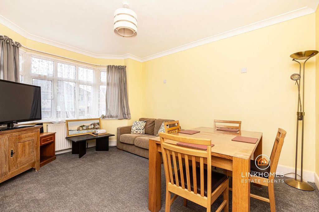 Property photo 2 of 21